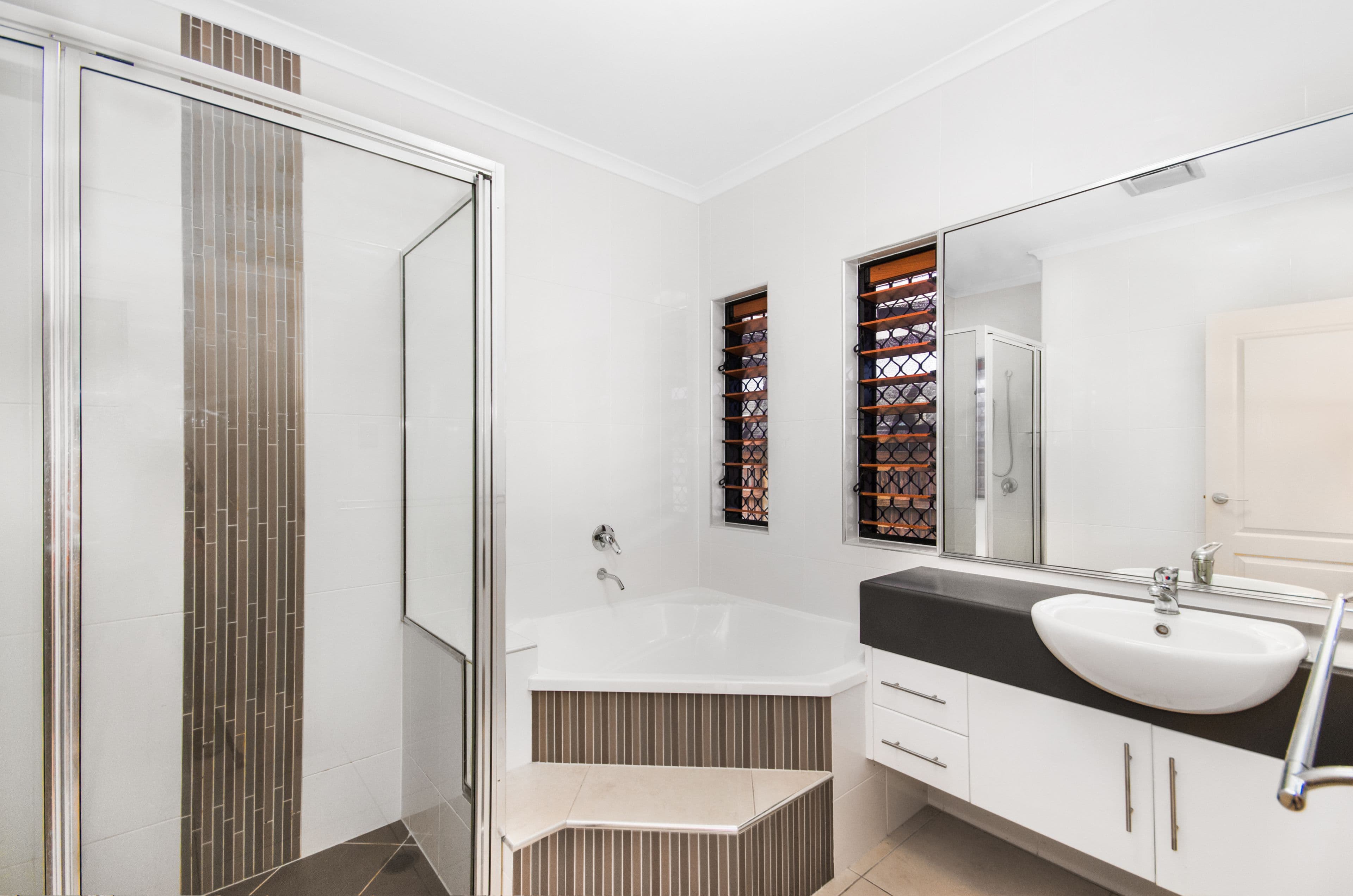 23 Ervine Close, Sunbury, Sunbury - Thumbnail 7