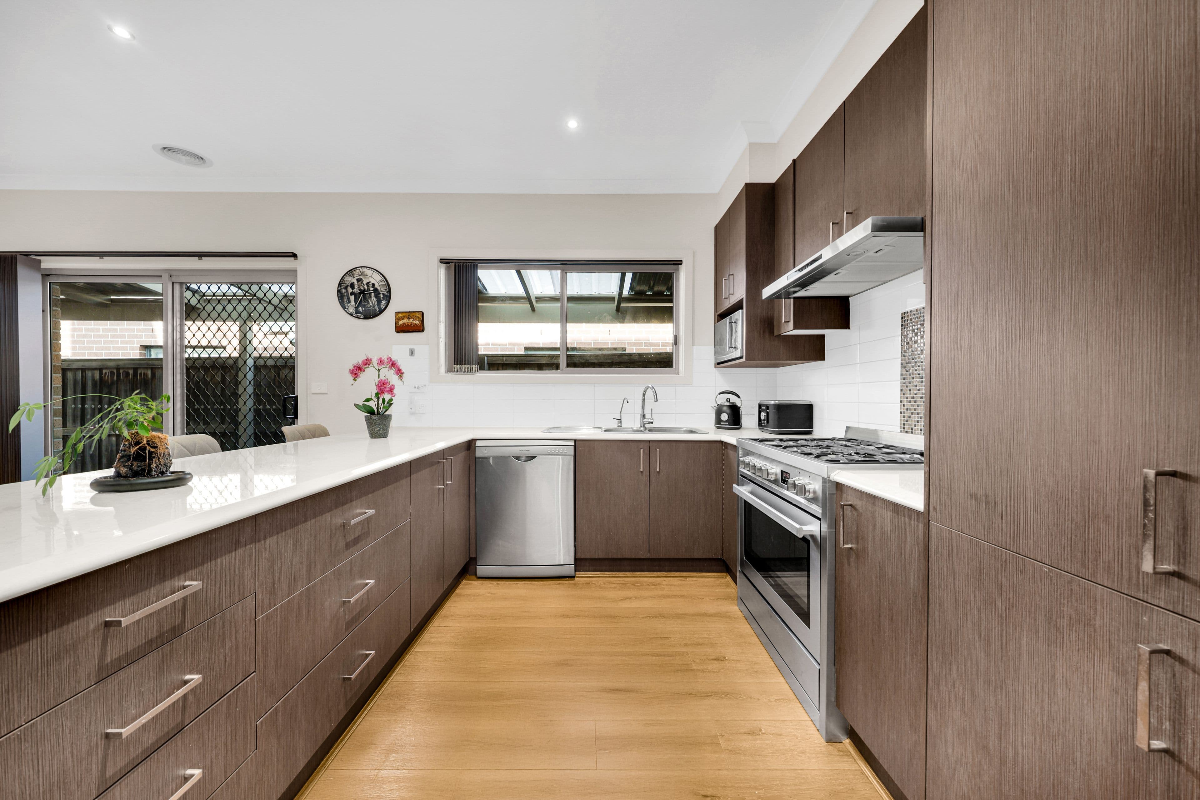 28 Kumara Circuit, South Morang VIC 3752, South Morang - Thumbnail 3