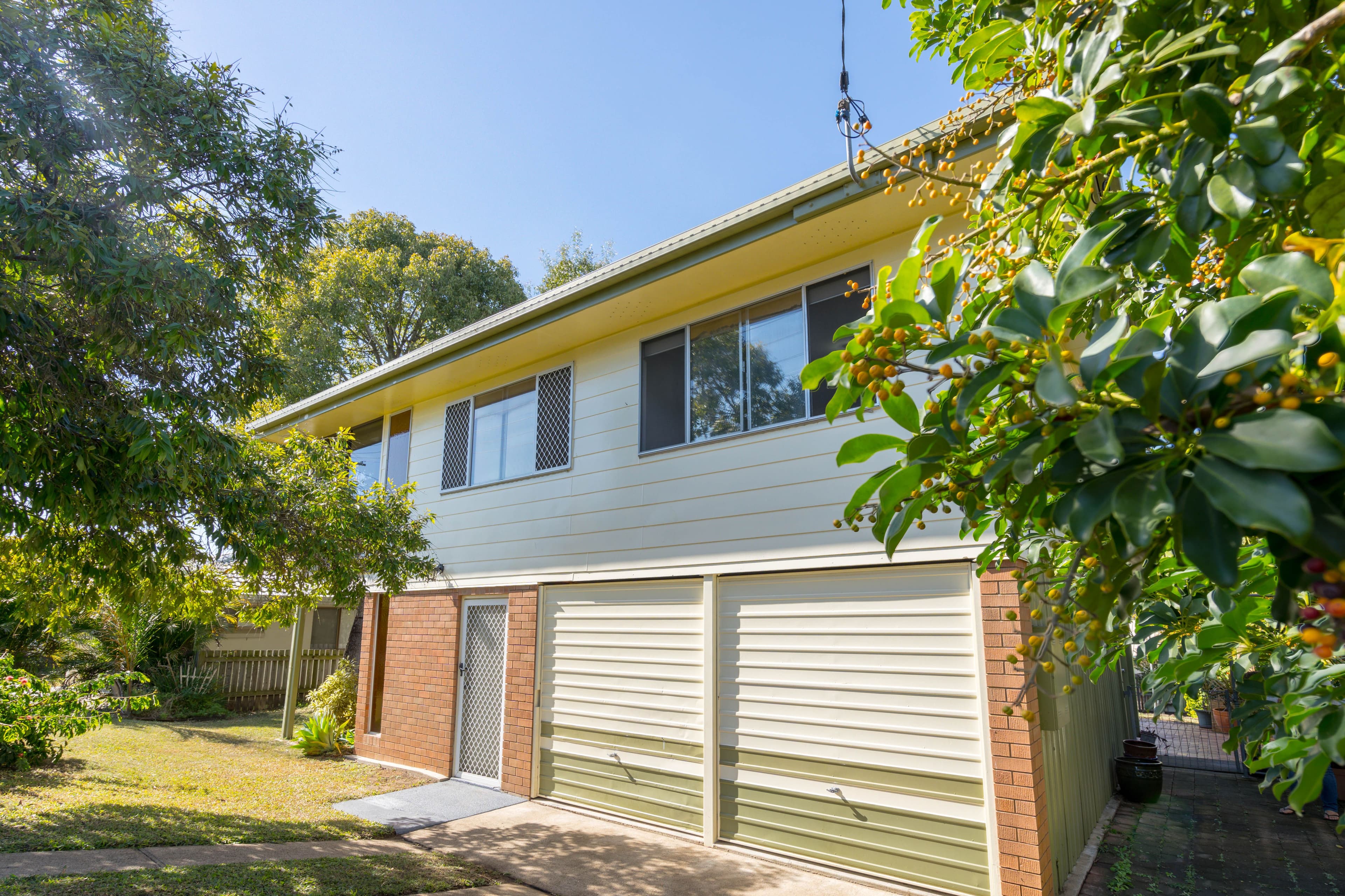 10 Bryant Court, Silkstone QLD 4304, Silkstone - Thumbnail 2