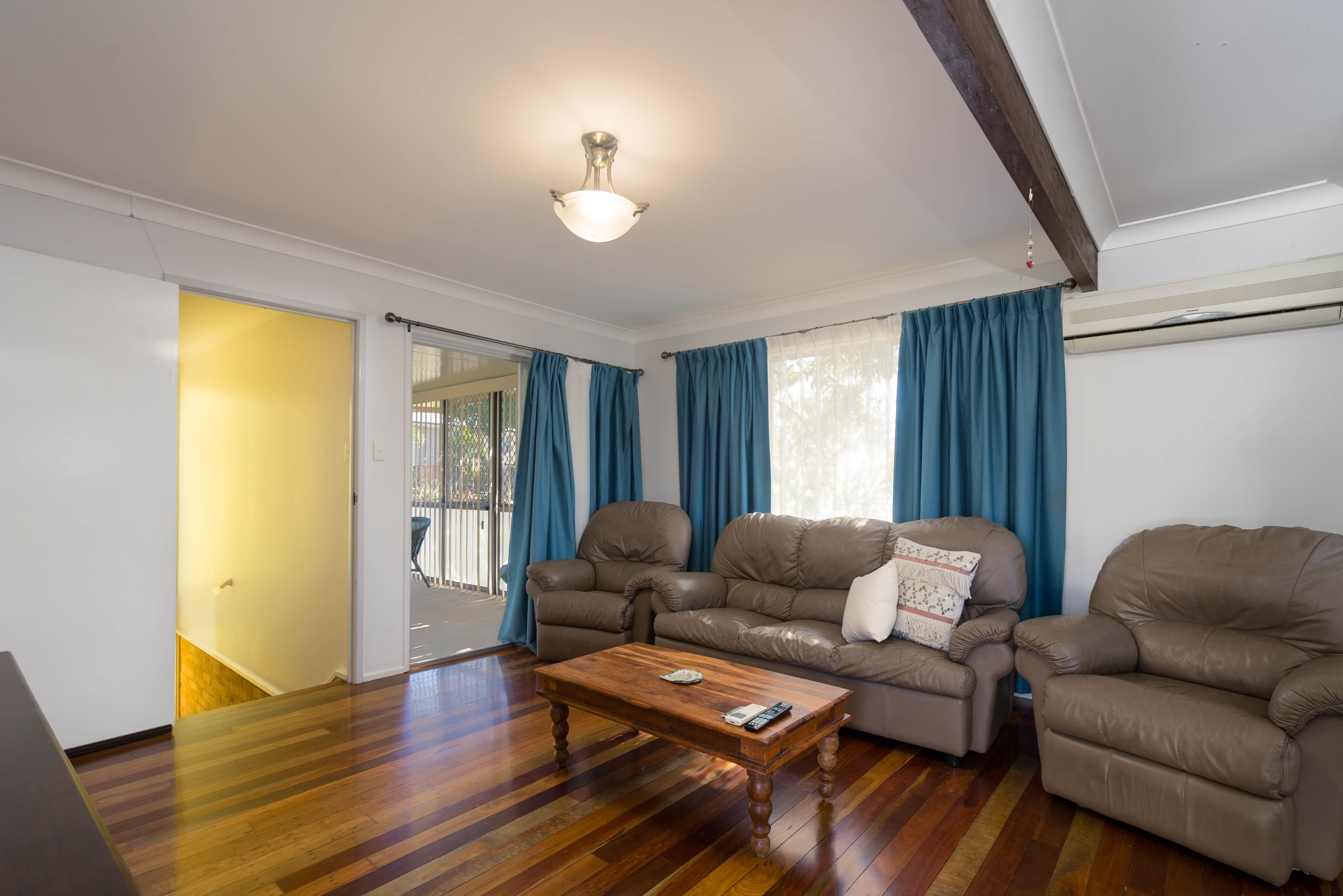 10 Bryant Court, Silkstone QLD 4304, Silkstone - Thumbnail 8