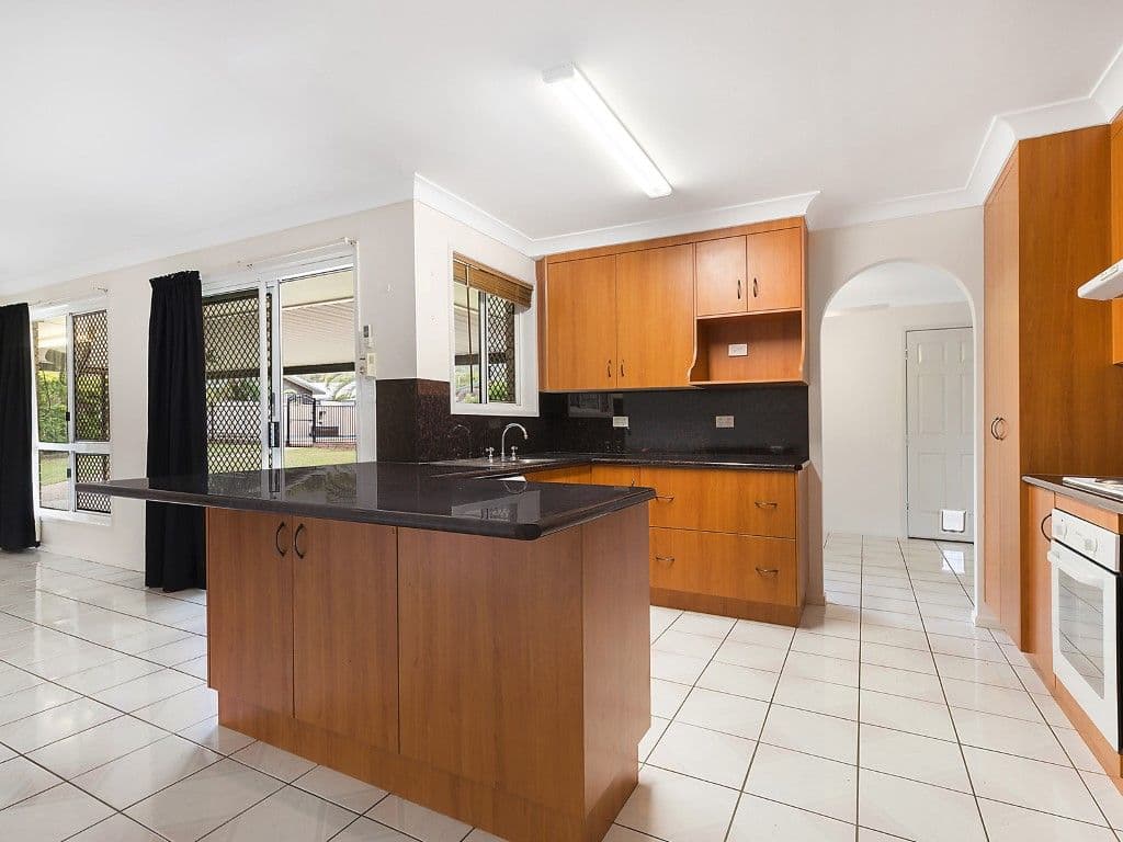 6 Moss Court, Frenchville QLD 4701, Frenchville - Thumbnail 2