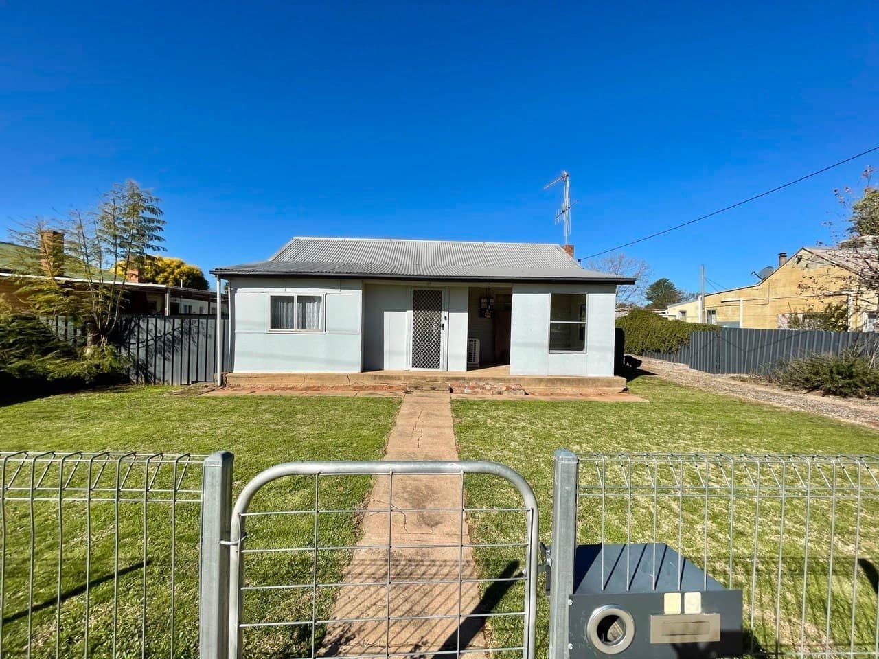 39 Forbes Road, Parkes NSW 2870, Parkes - Image 1
