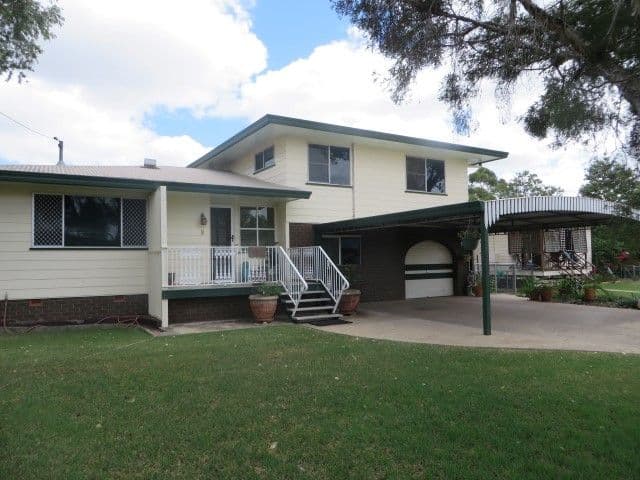 9 Elmer Street, Roma QLD 4455, Roma - Thumbnail 2