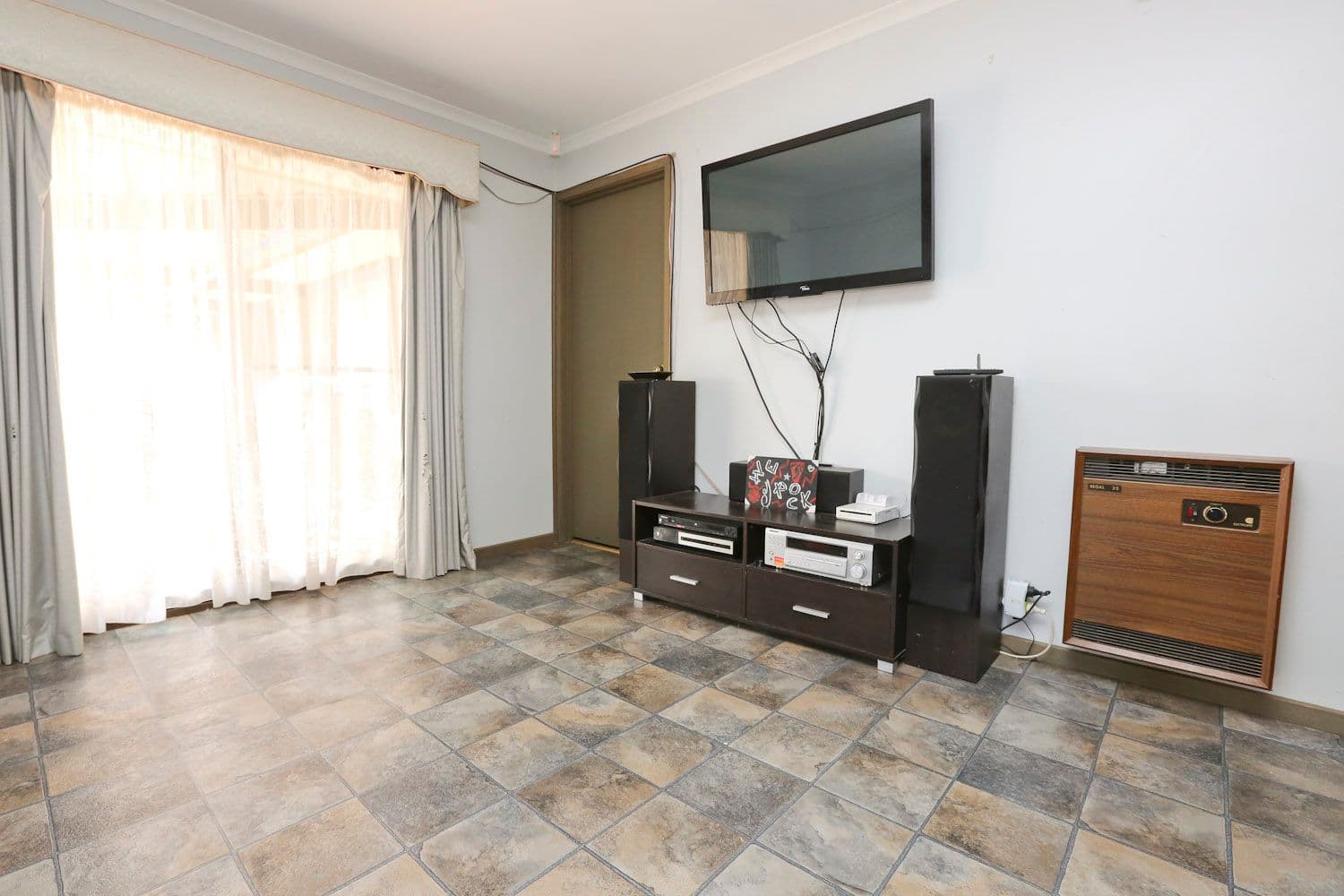 5 Etherington Drive, MILDURA VIC 3500, Mildura - Thumbnail 5