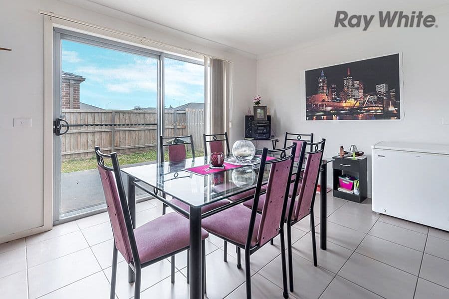 6 Burswood Circuit, Melton West VIC 3337, Melton West - Thumbnail 7
