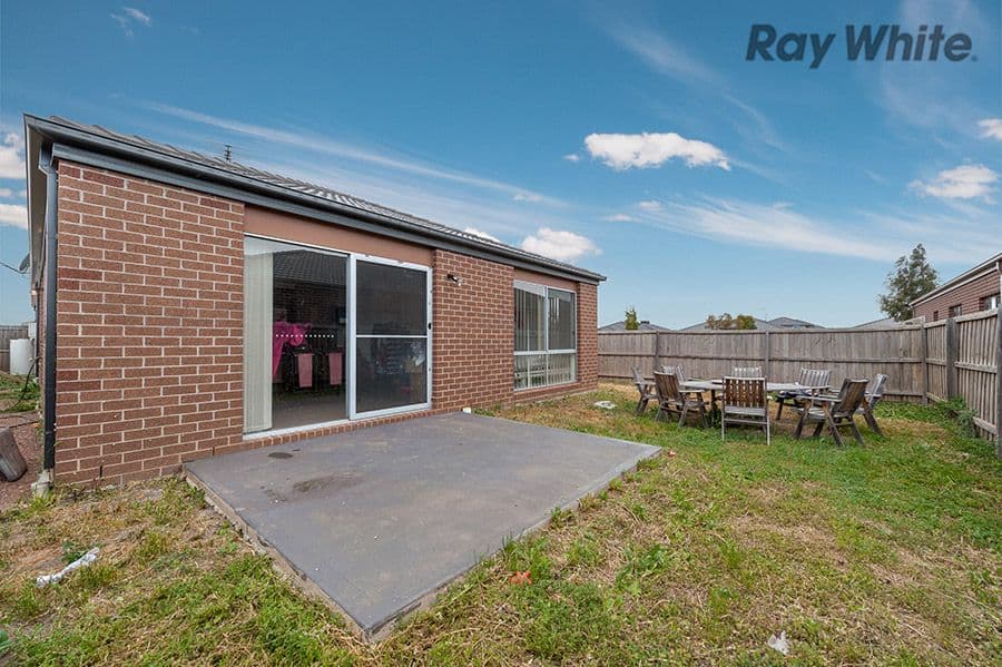 6 Burswood Circuit, Melton West VIC 3337, Melton West - Thumbnail 8
