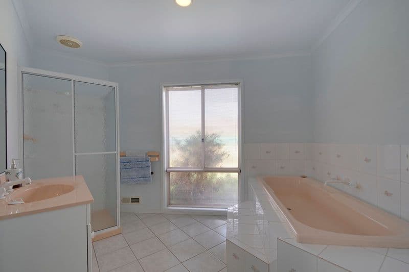 10 Christopher Court, TRARALGON VIC 3844, Traralgon - Thumbnail 8