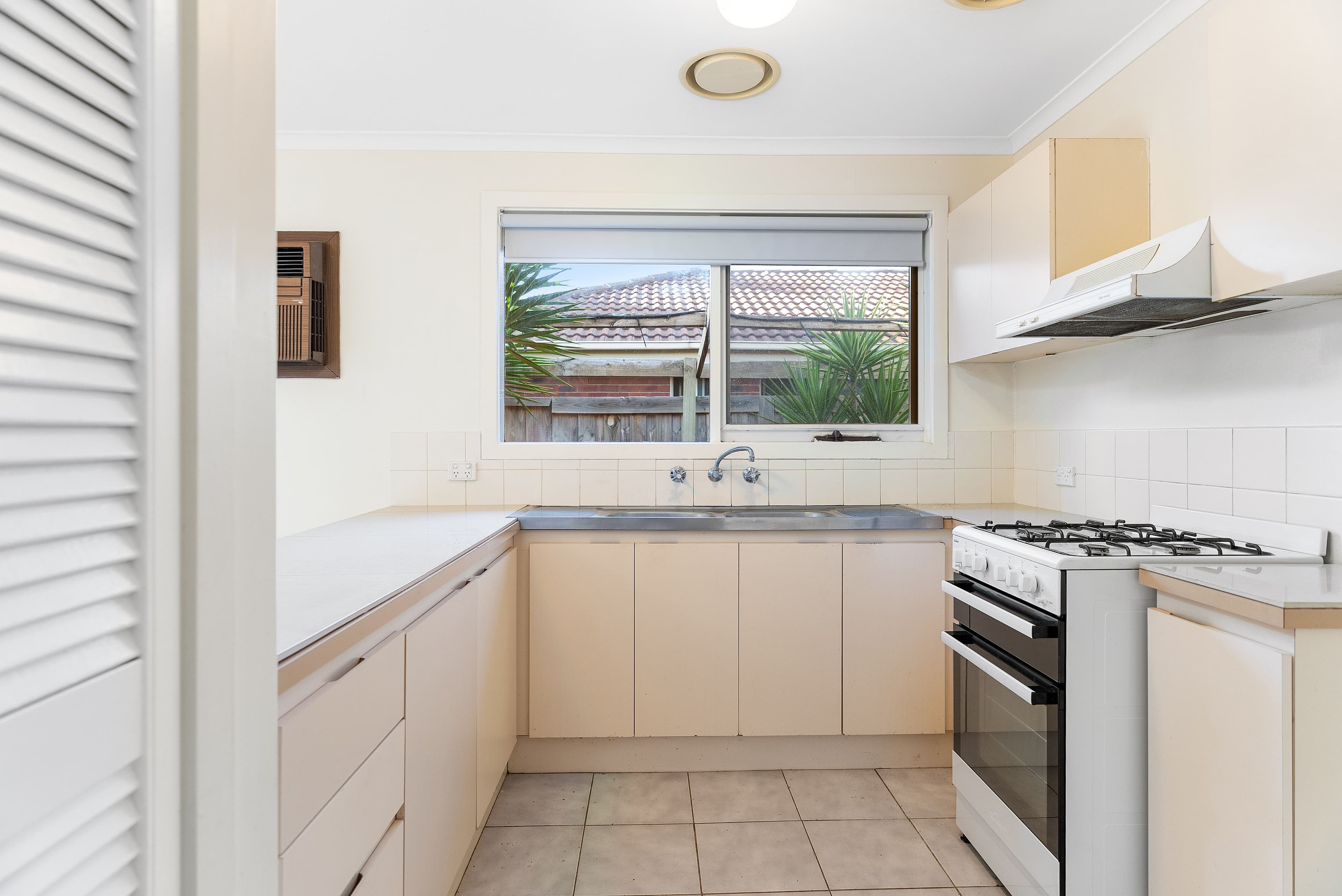 13 Underbank Boulevard, Bacchus Marsh VIC 3340, Bacchus Marsh - Thumbnail 3