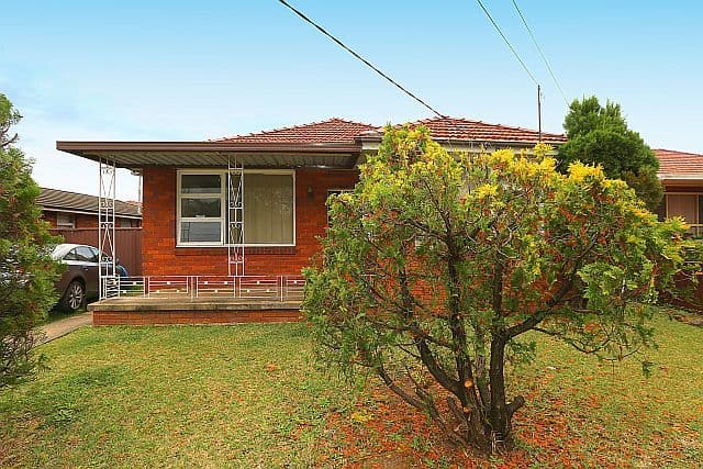 22 Latvia Avenue, Greenacre NSW 2190, Greenacre - Thumbnail 2