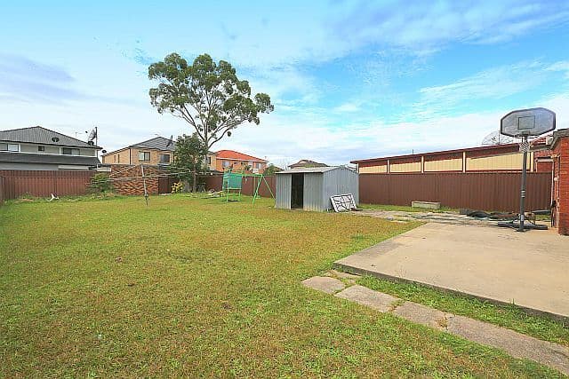 22 Latvia Avenue, Greenacre NSW 2190, Greenacre - Thumbnail 5