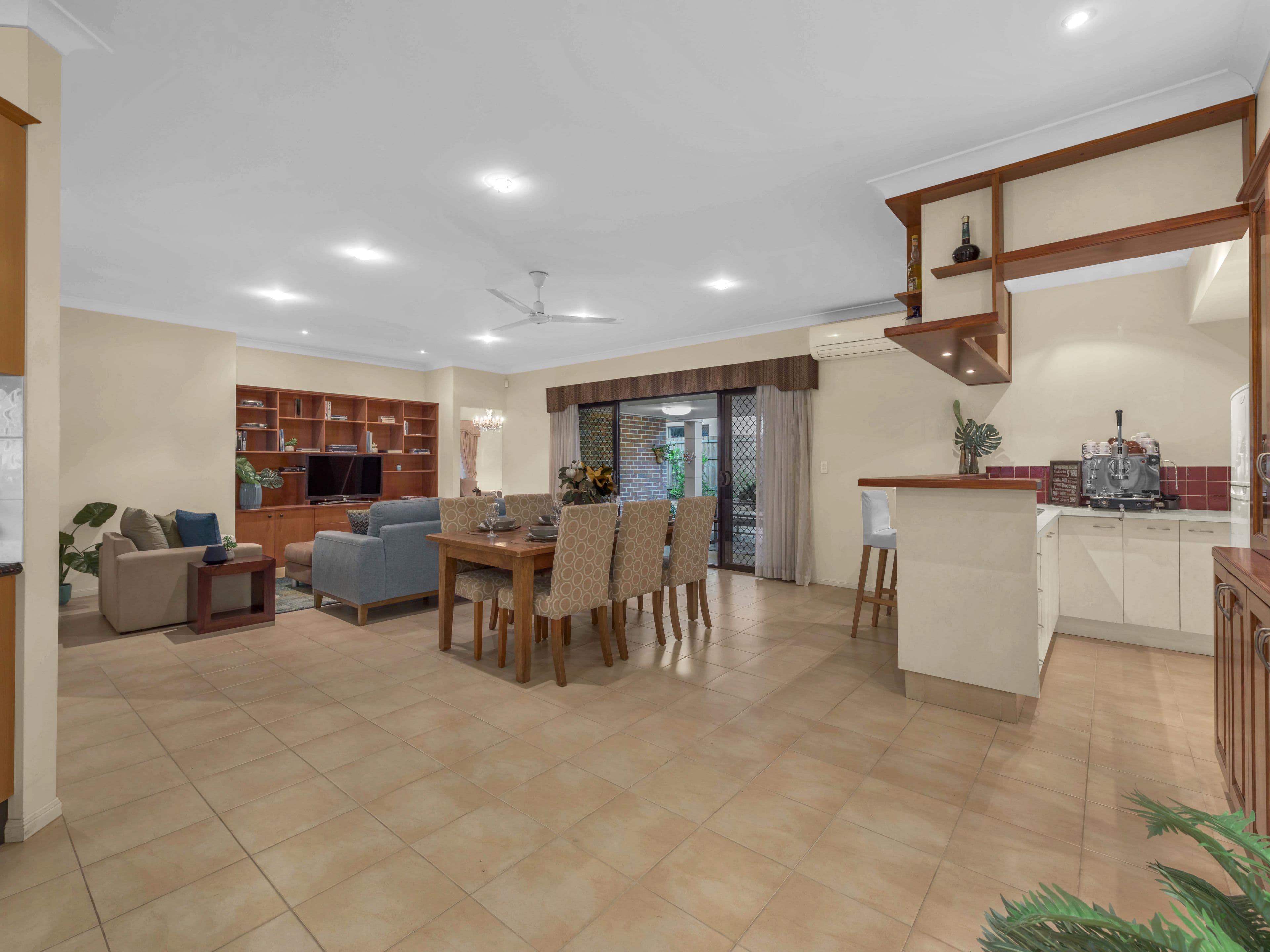 7 Woodland  Street, Carindale QLD 4152, Carindale - Thumbnail 6