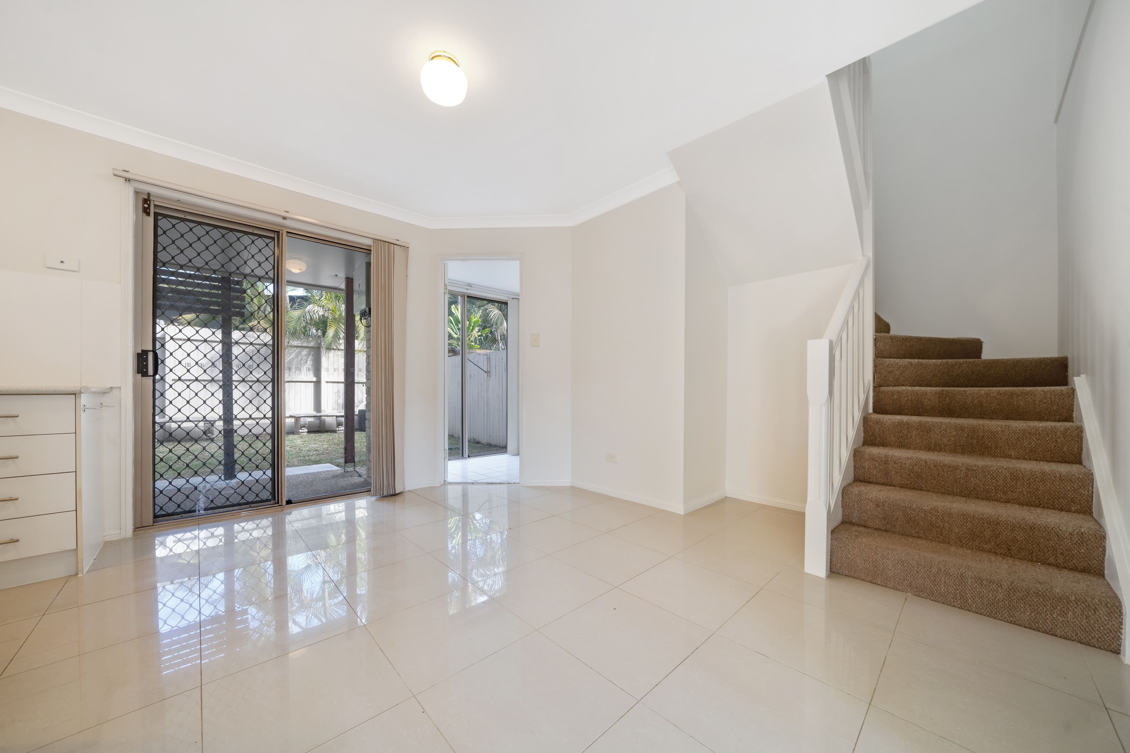 125-129 Overland Drive, Edens Landing QLD 4207, Edens Landing - Thumbnail 2