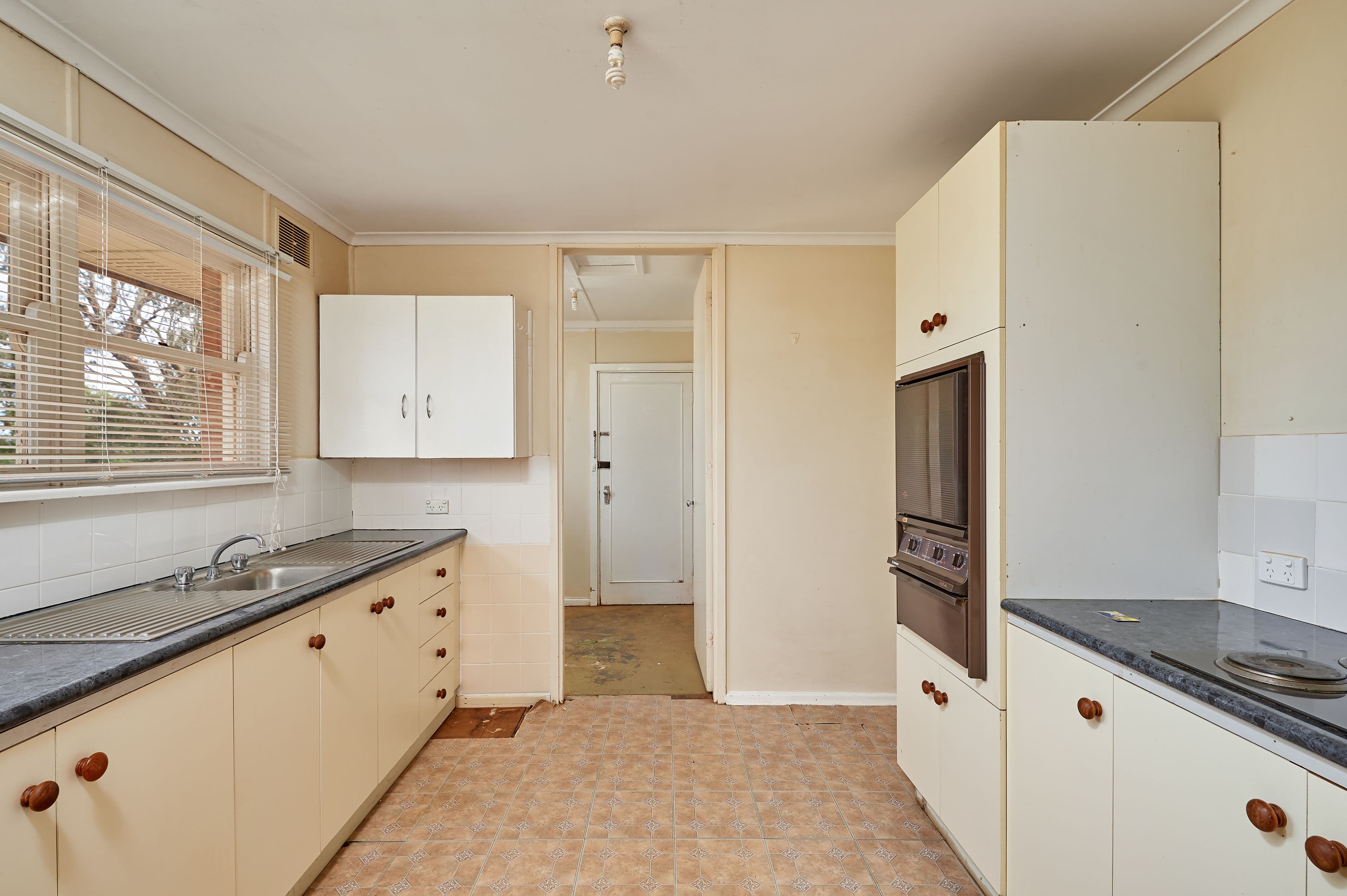 112 Mirrool Street, Coolamon NSW 2701, Coolamon - Thumbnail 2