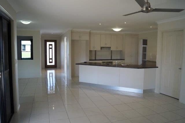 34 Moriarty Street, Emerald QLD 4720, Emerald - Thumbnail 3
