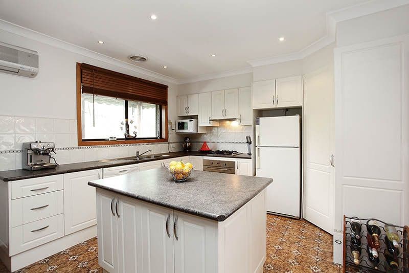 44 Kambea Crescent, VIEWBANK VIC 3084, Viewbank - Thumbnail 2