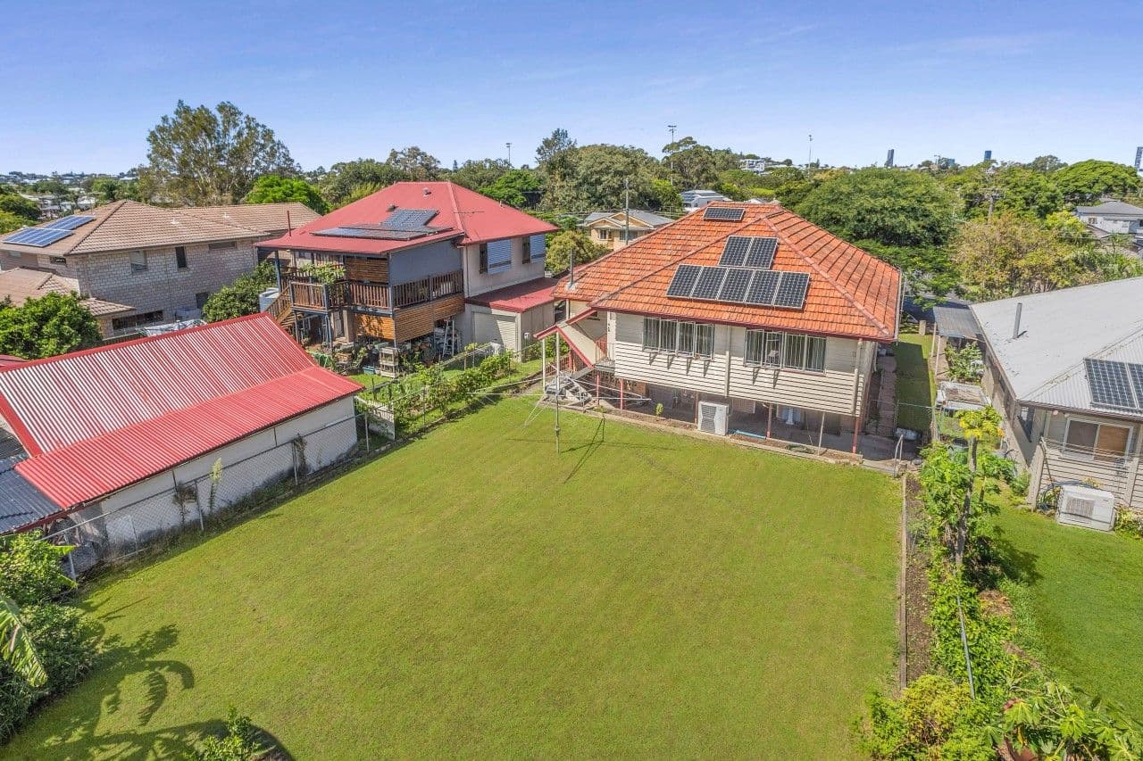 11 Howard Street, Grange QLD 4051, Grange - Thumbnail 4