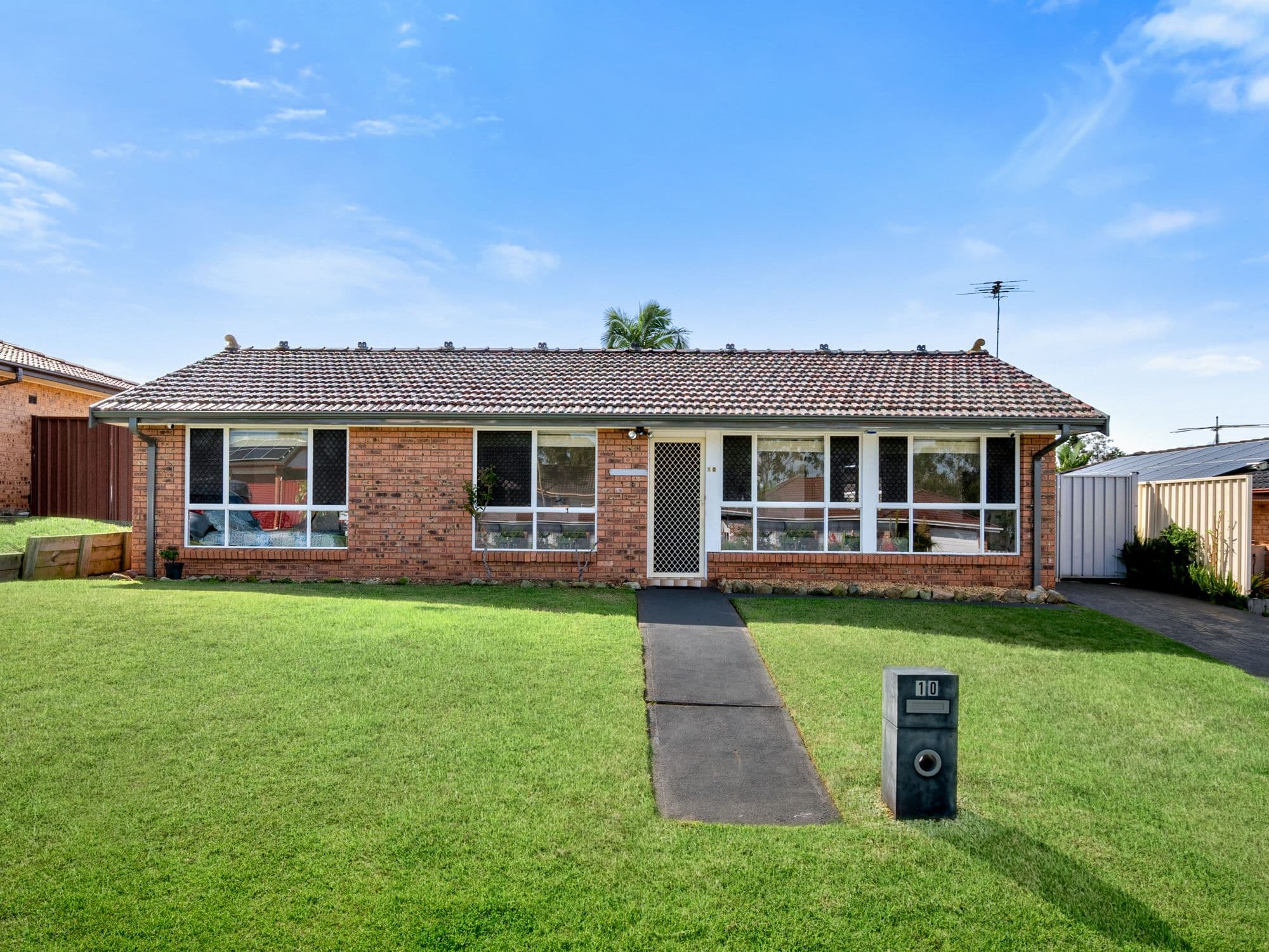 10 Juliet Close, Rosemeadow NSW 2560, Rosemeadow - Image 1