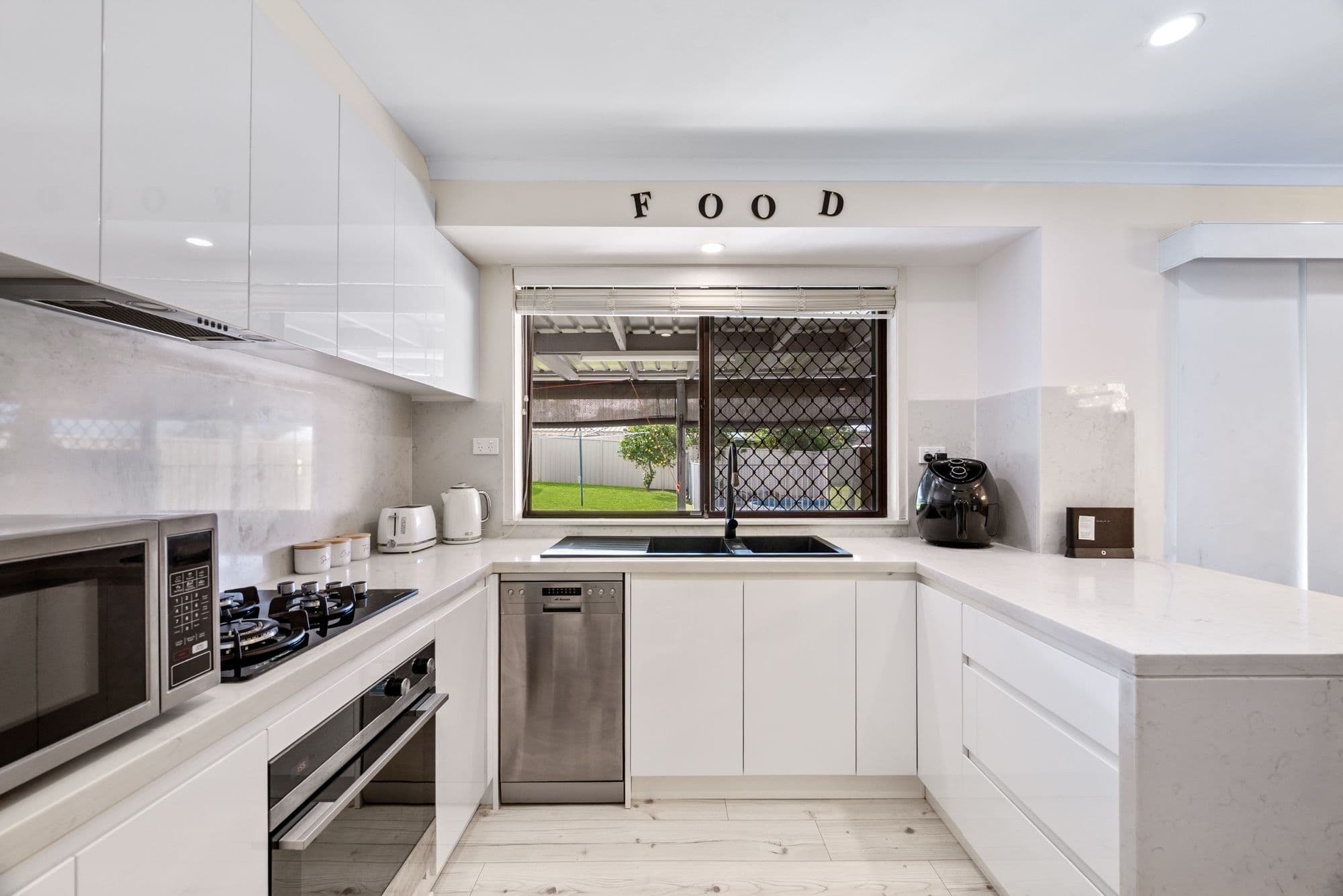10 Juliet Close, Rosemeadow NSW 2560, Rosemeadow - Thumbnail 4