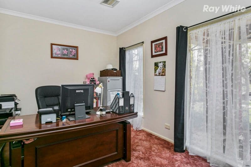 19 Clearwater Drive, Pakenham VIC 3810, Pakenham - Thumbnail 2