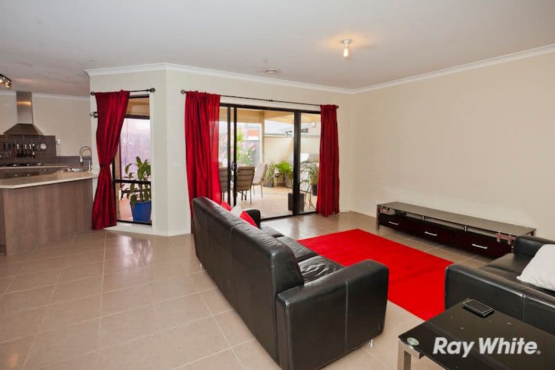 10  Veitch Court, PAKENHAM VIC 3810, Pakenham - Thumbnail 2