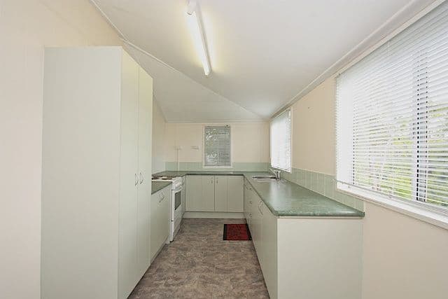 28 Moffatt Street, IPSWICH QLD 4305, Ipswich - Thumbnail 2