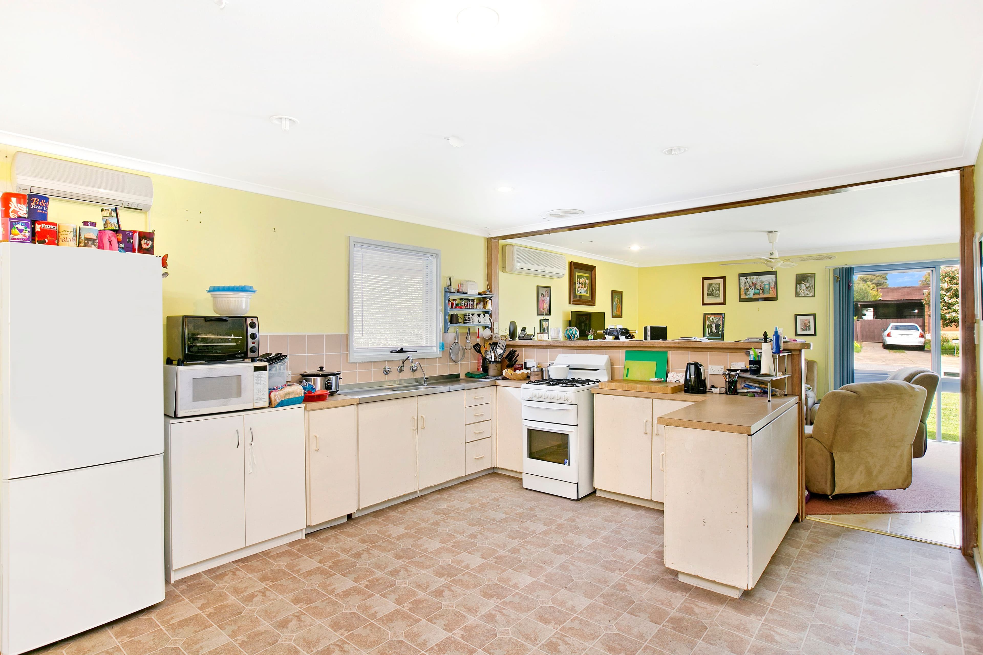 16 Minorca Crescent, Hackham West SA 5163, Hackham West - Thumbnail 4