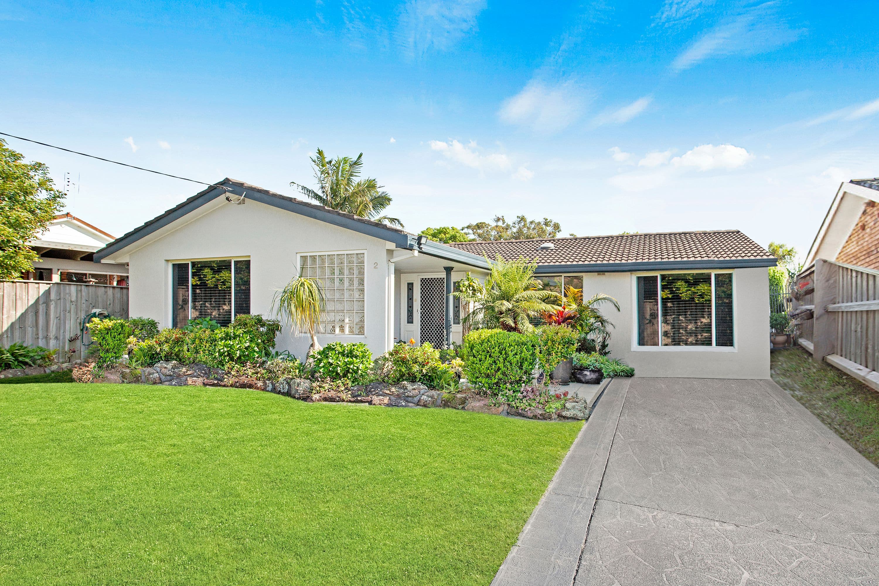 2 Malana Avenue, Bateau Bay - Image 1