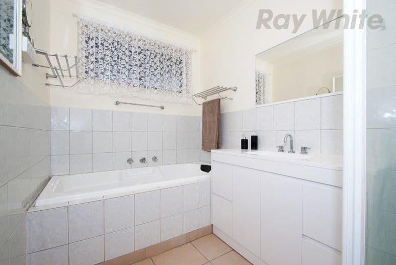 1 Highview Drive, MOOROOLBARK VIC 3138, Mooroolbark - Thumbnail 7