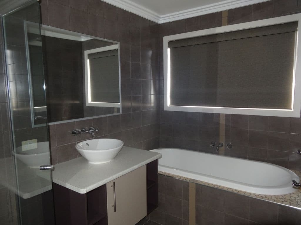 1 Poinciana Avenue, KINGAROY QLD 4610, Kingaroy - Thumbnail 4