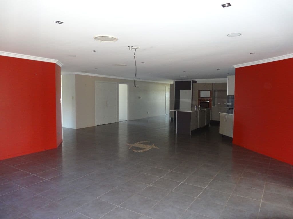 1 Poinciana Avenue, KINGAROY QLD 4610, Kingaroy - Thumbnail 5