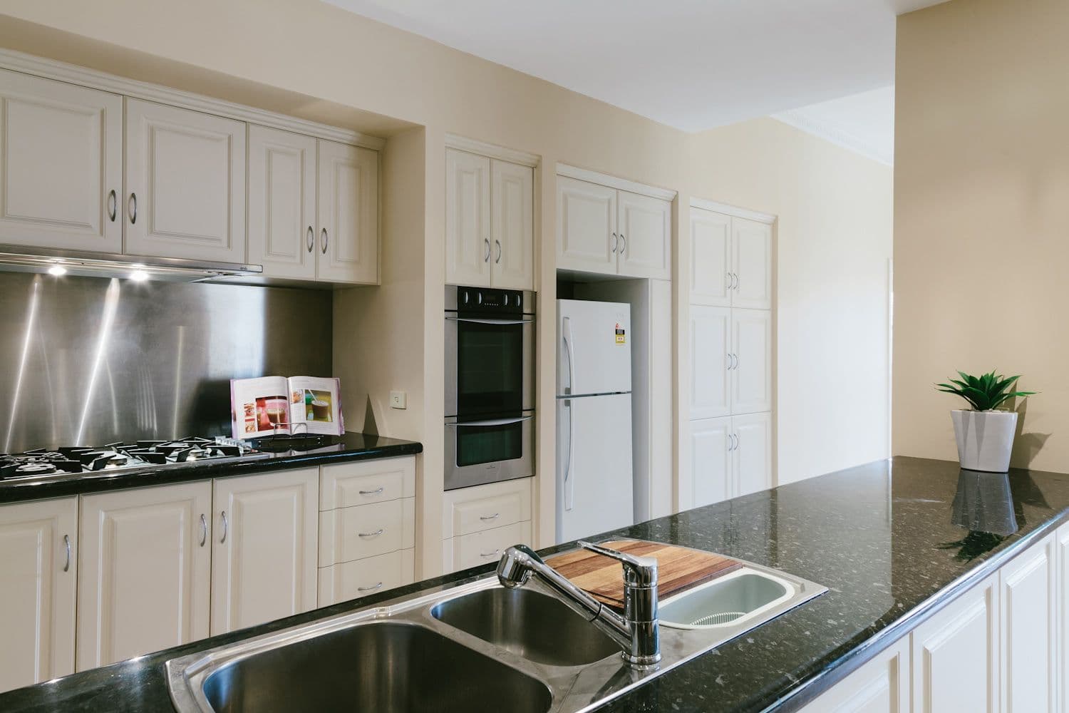 41 Albion Avenue, GLANDORE SA 5037, Glandore - Thumbnail 3