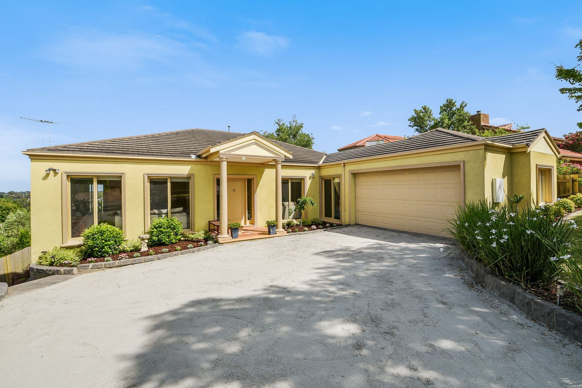 59 Edrington Park Drive, Berwick VIC 3806, Berwick - Thumbnail 2