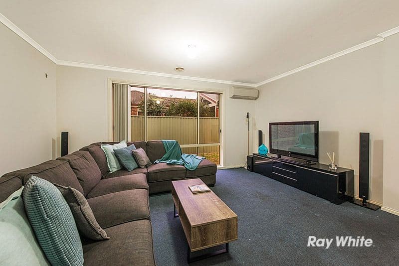 49 Briarcrest Drive, Cranbourne East VIC 3977, Cranbourne East - Thumbnail 3