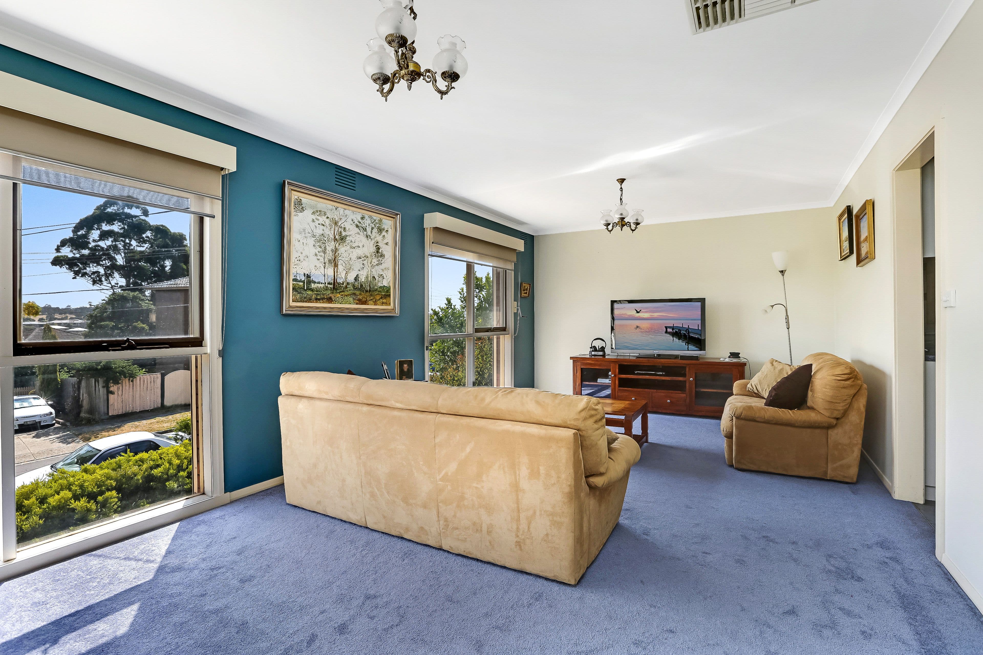 19 Ashford Crescent, Westmeadows VIC 3049, Westmeadows - Thumbnail 2