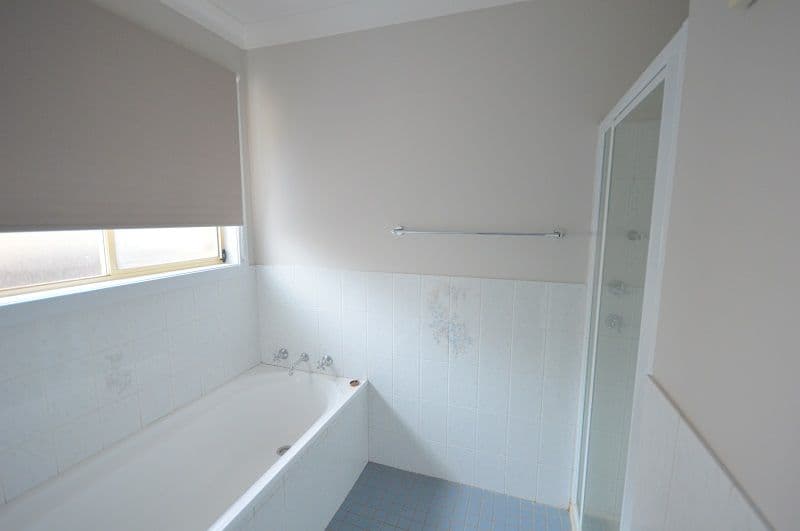 36 Nambucca Circuit, Cowra - Thumbnail 2