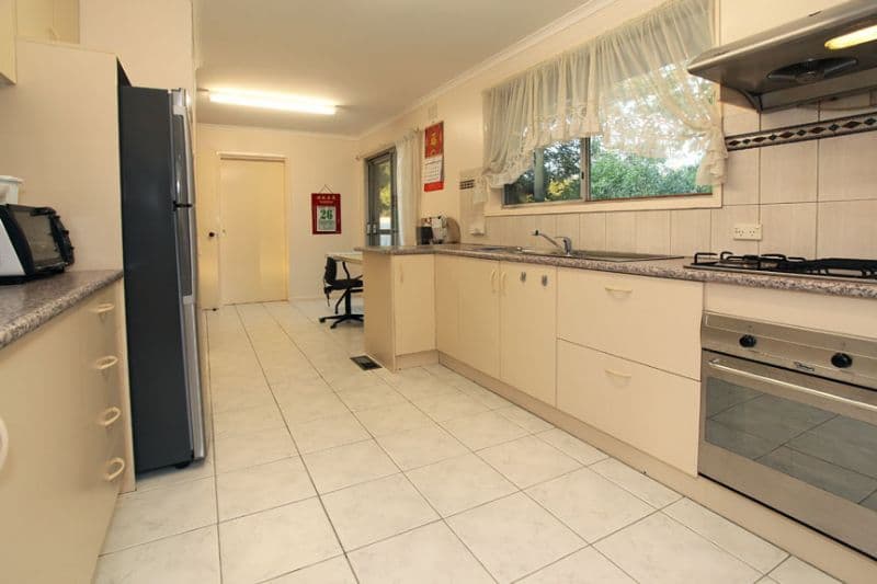 81 Tiverton Drive, MULGRAVE VIC 3170, Mulgrave - Thumbnail 2