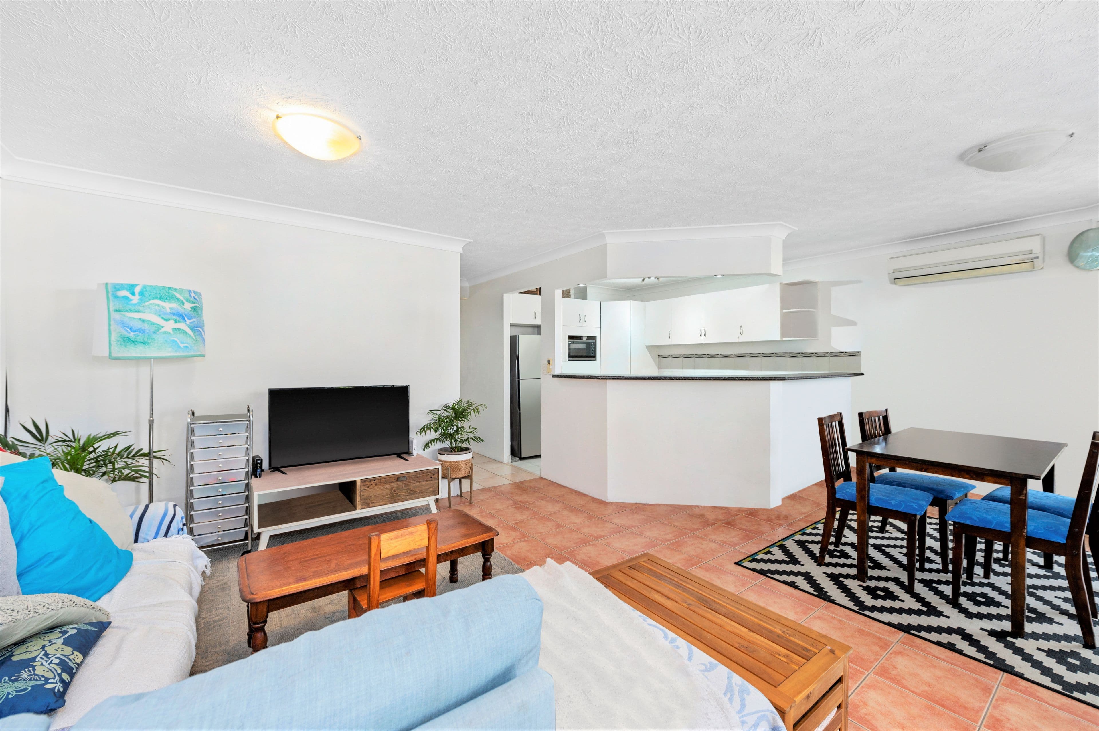 68 Stanhill Drive, CHEVRON ISLAND QLD 4217, Chevron Island - Thumbnail 2