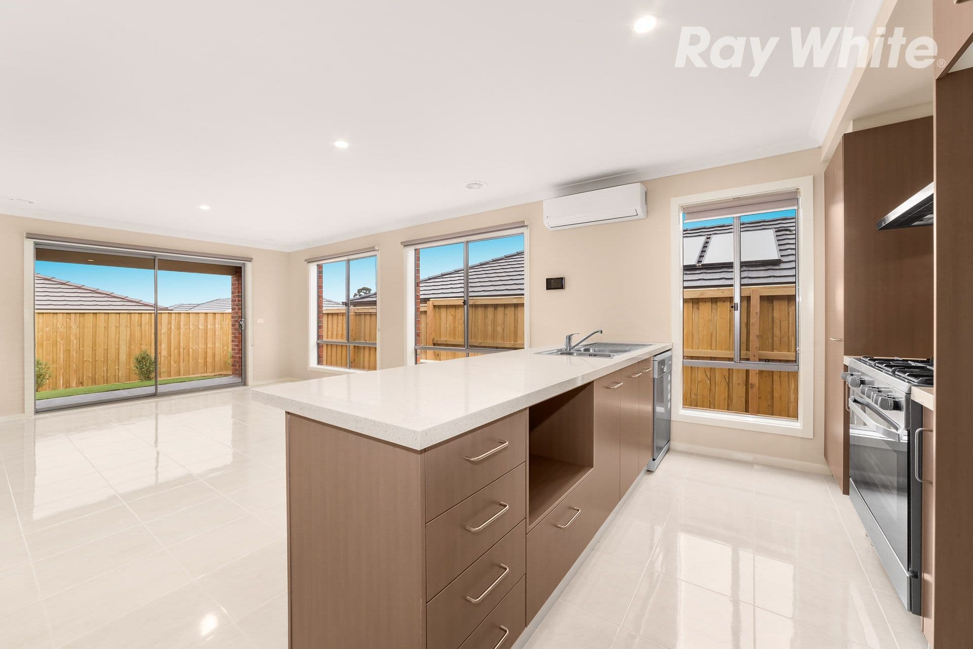 11 Scotchmer Crescent, Mernda VIC 3754, Mernda - Thumbnail 3