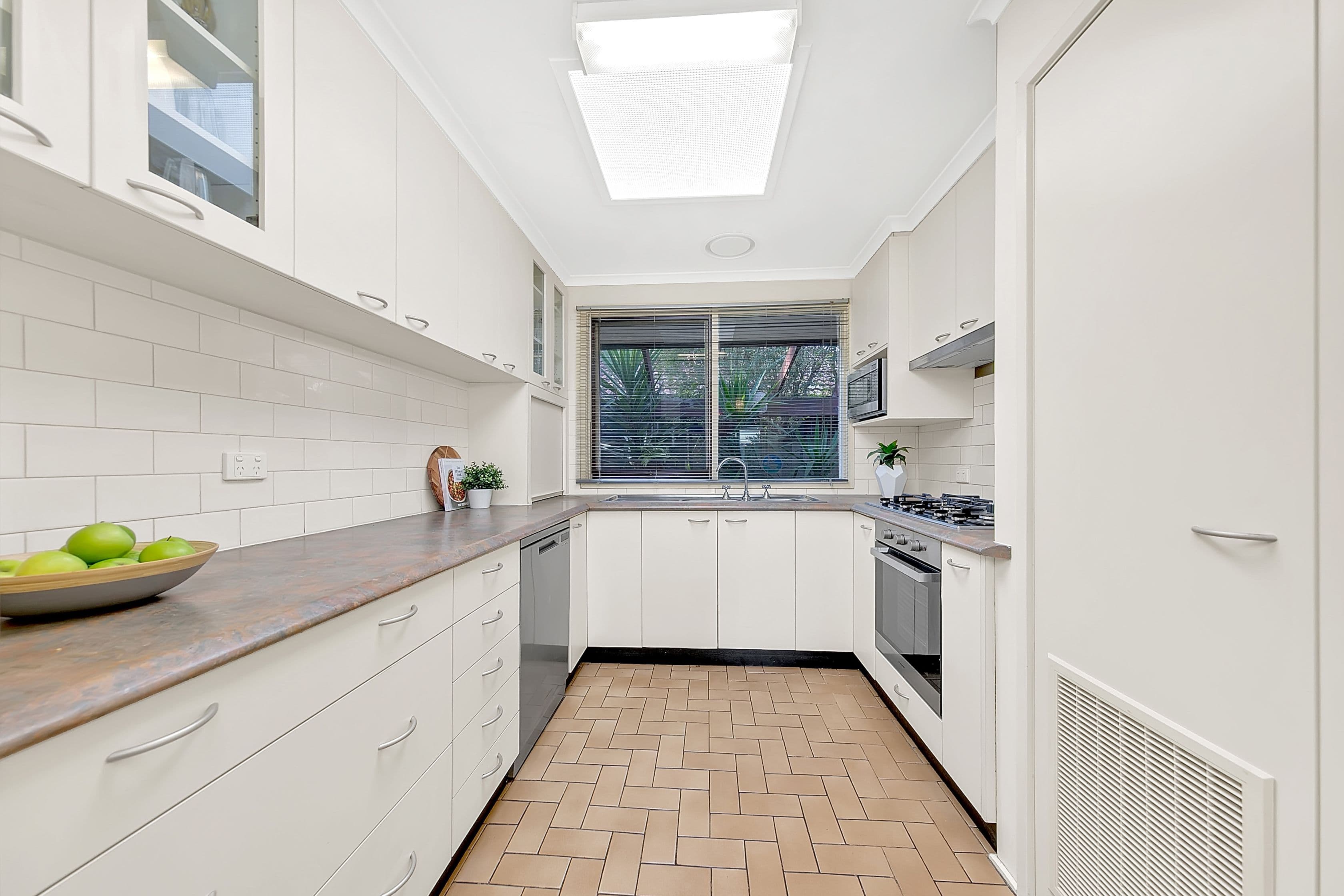 74 Redleap Avenue, Mill Park VIC 3082, Mill Park - Thumbnail 2