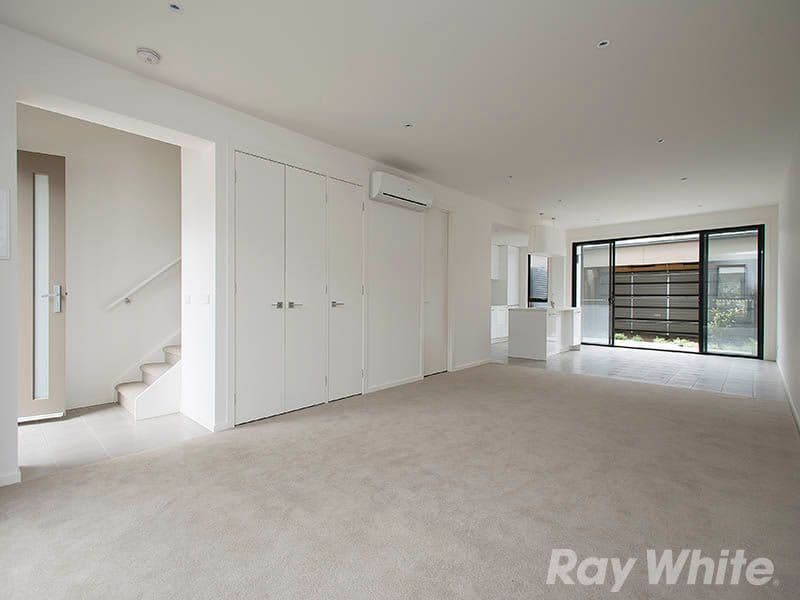 8 Mulberry Avenue, Cheltenham VIC 3192, Cheltenham - Thumbnail 2
