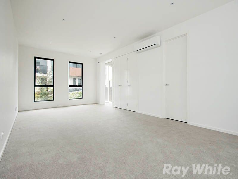 8 Mulberry Avenue, Cheltenham VIC 3192, Cheltenham - Thumbnail 3