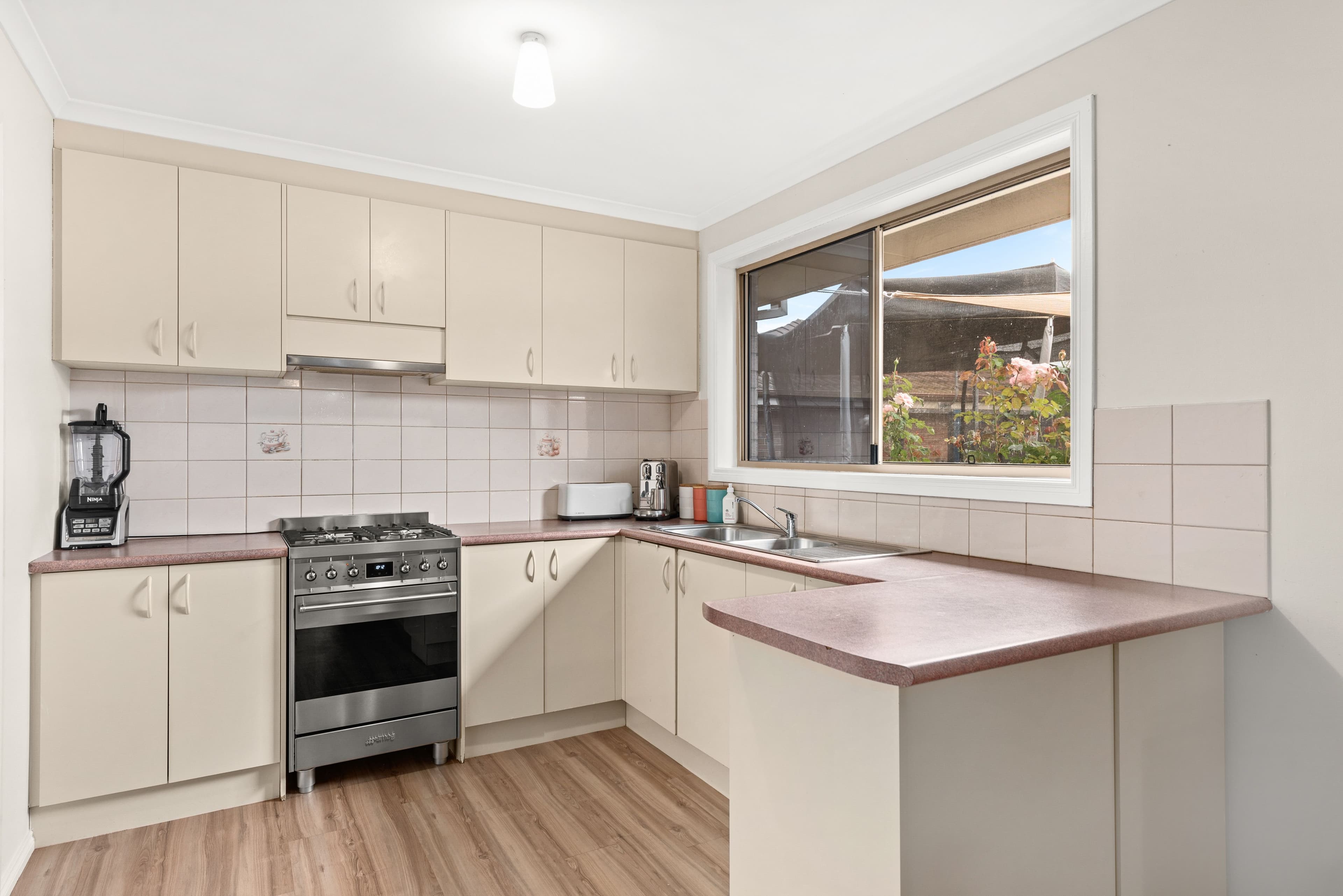 6 Marisa Place, Pakenham VIC 3810, Pakenham - Thumbnail 3