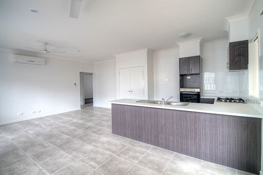 7 Kowari Street, DEEBING HEIGHTS QLD 4306, Deebing Heights - Thumbnail 2