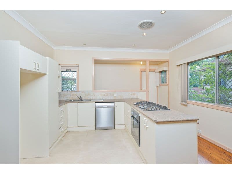 30 Lamont Road, WILSTON QLD 4051, Wilston - Thumbnail 2