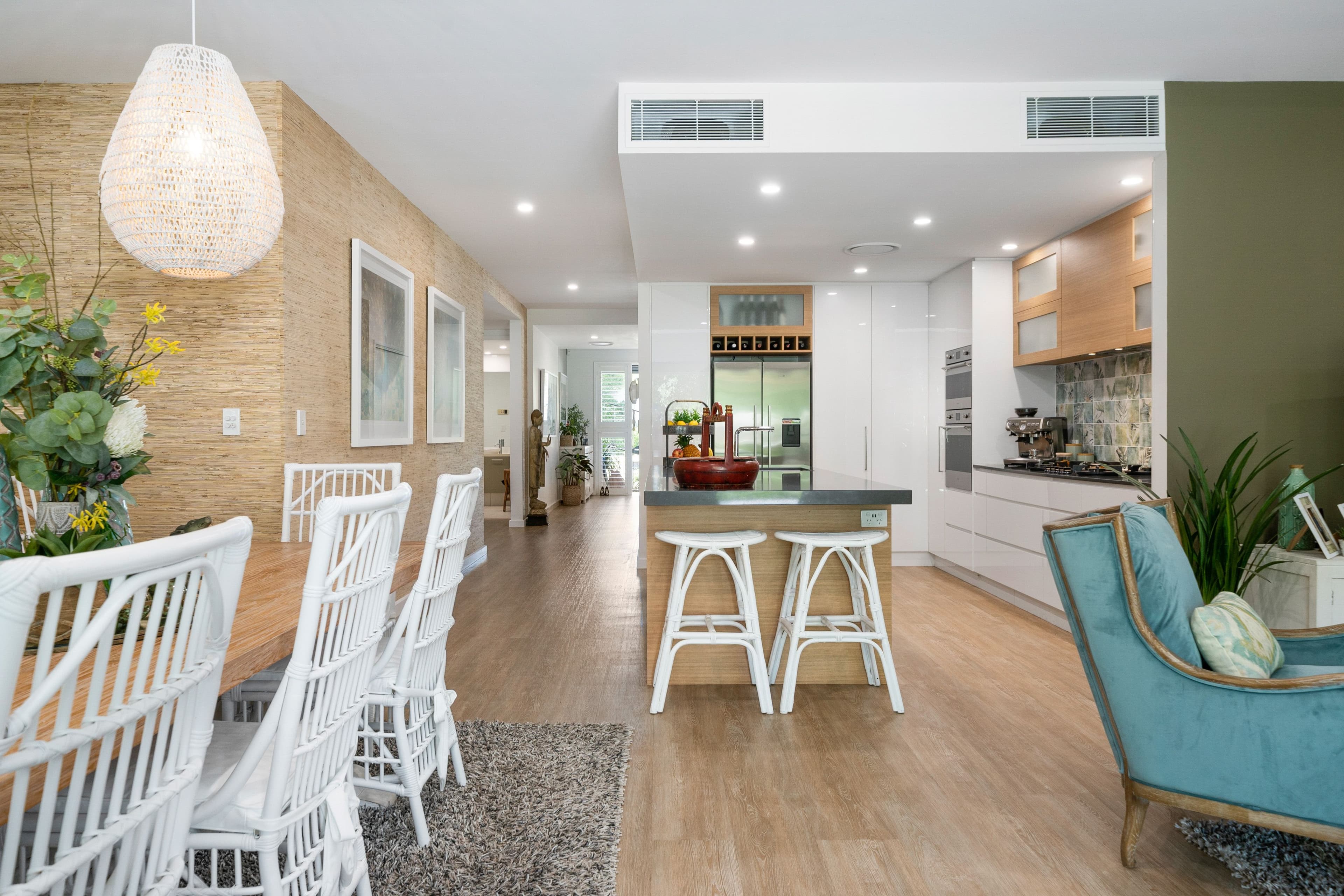 6048 Garda Avenue, Hope Island QLD 4212, Hope Island - Thumbnail 2