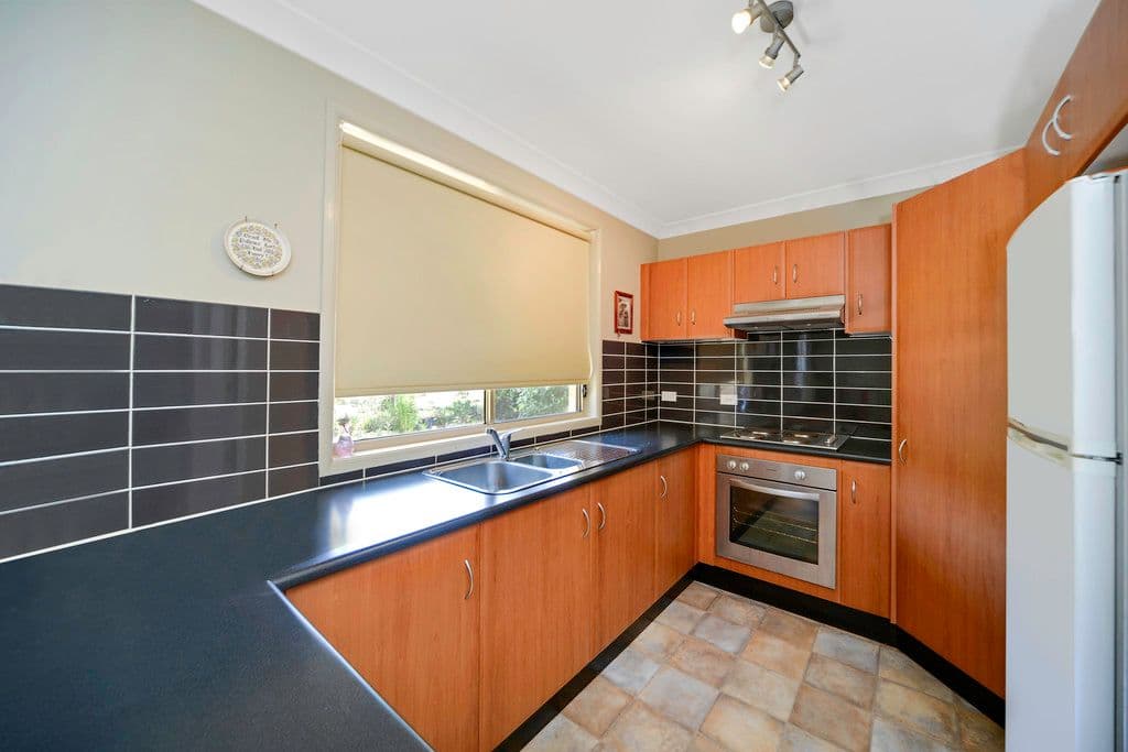 10 Grandview Avenue, Maribyrnong VIC 3032, Maribyrnong - Thumbnail 3