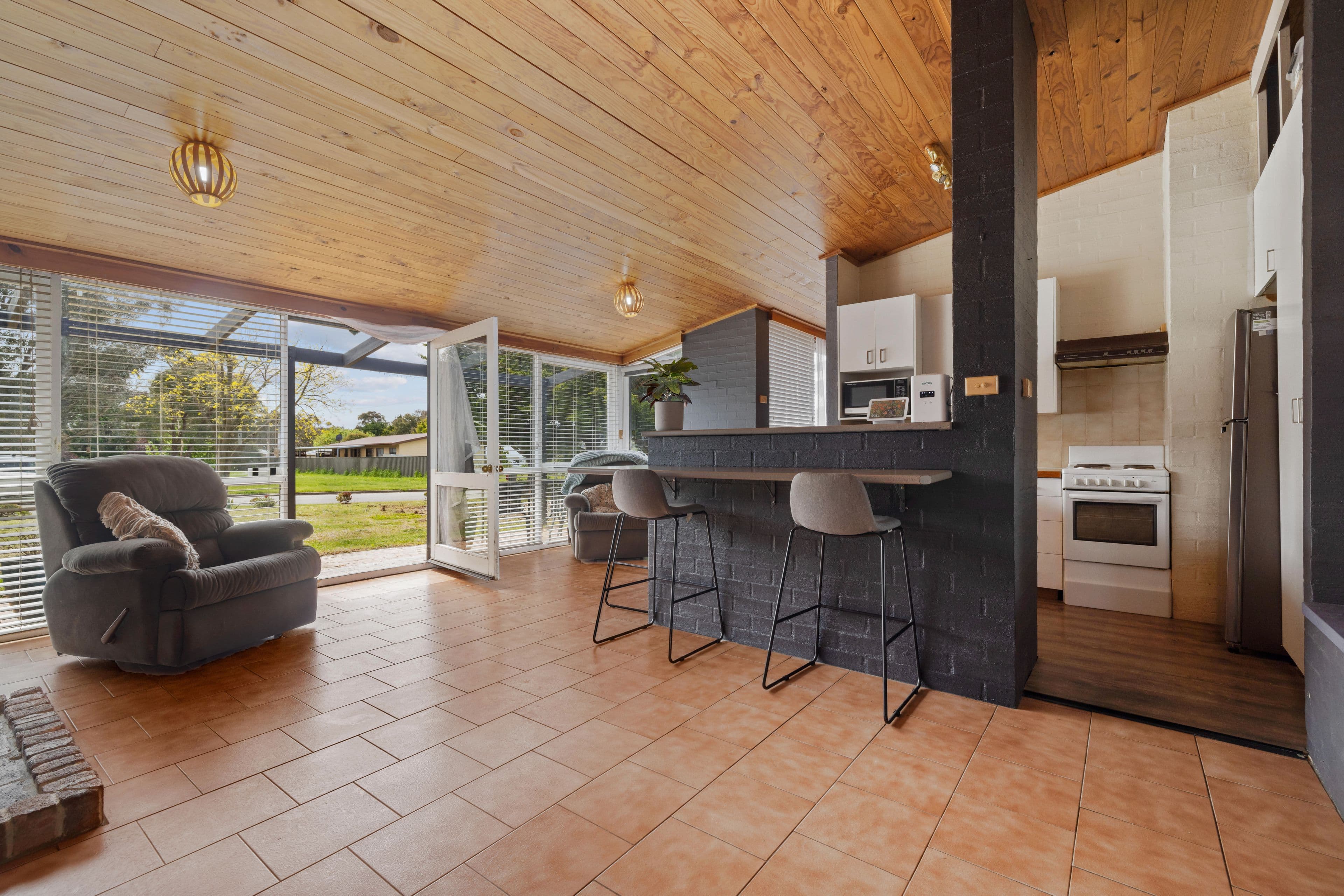 10 Dewhirst Street, Goulburn NSW 2580, Goulburn - Thumbnail 2