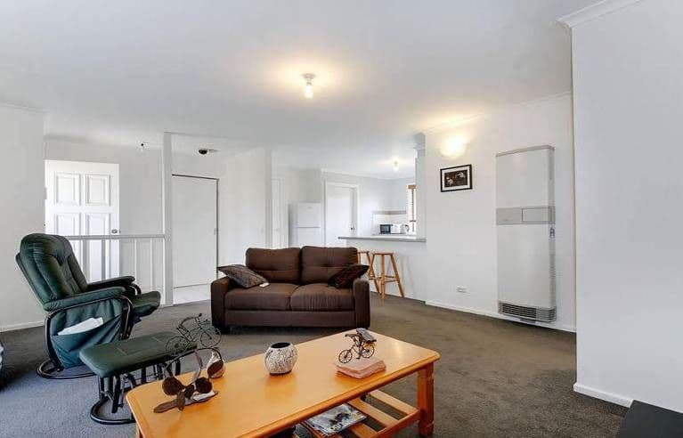 351 Heaths Road, Werribee VIC 3030, Werribee - Thumbnail 3