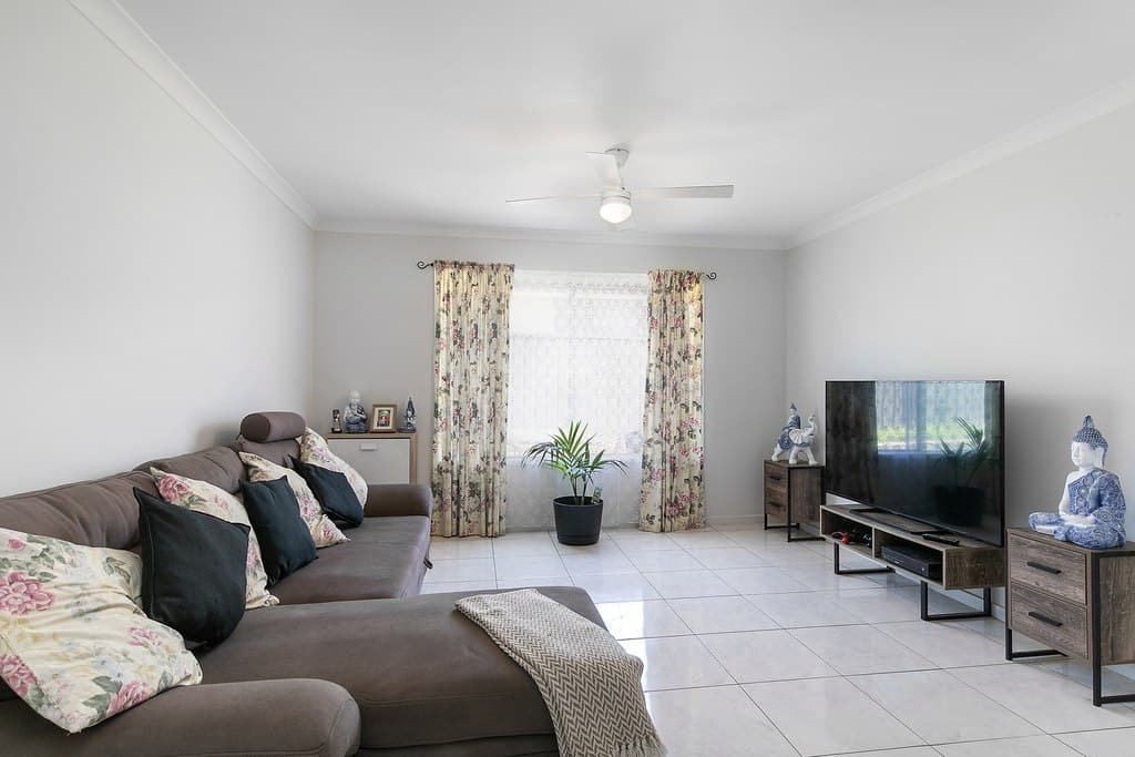 20 Concord Circuit, Cliftleigh - Thumbnail 4