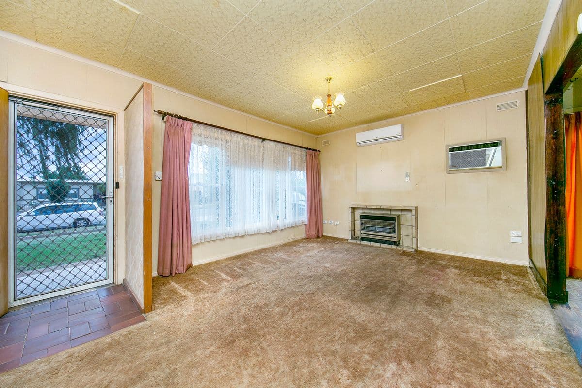 21 Hinsley Road, Smithfield Plains SA 5114, Smithfield Plains - Thumbnail 2
